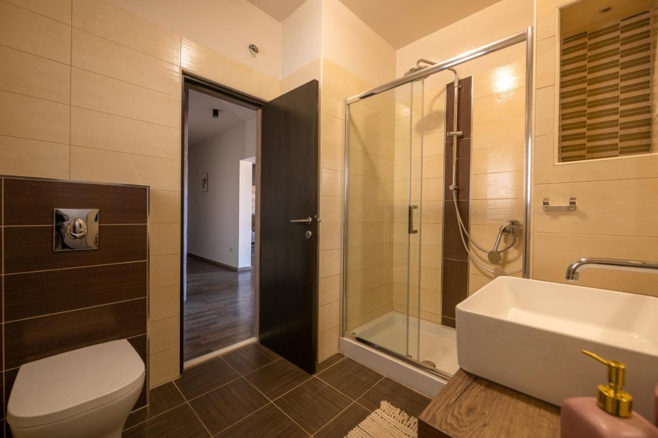 Amala Appartement Pula Buitenkant foto